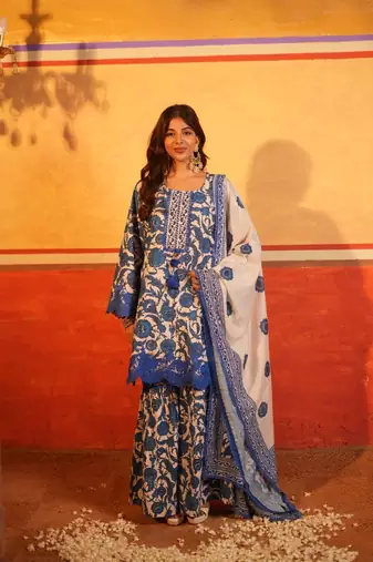 Blue flower print garara set