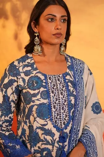 This breathable cotton set includes a beautifully tailored kurta