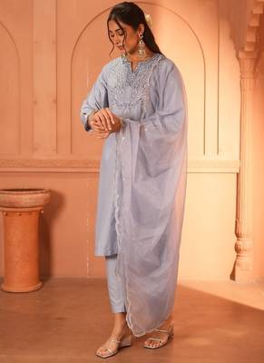 His exquisite 2-piece set 1