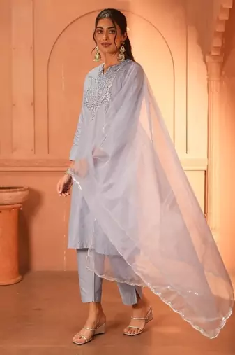 His exquisite 2-piece set