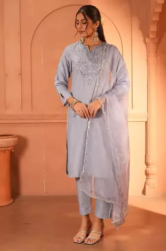 His exquisite 2-piece set