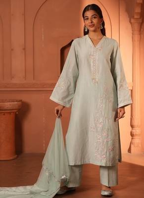 Sky blue embroidered co-ord set this beautiful 2-piece set 3