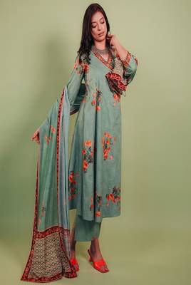the set includes a classic anghrakha-style kurta straight pants 1
