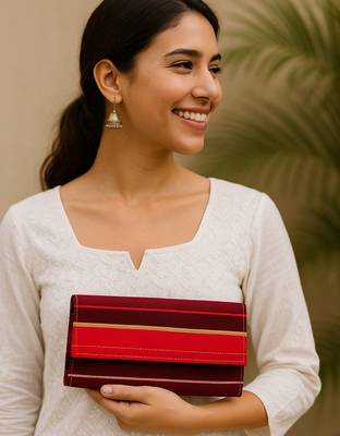Striped design faux leather rectangular clutch 4
