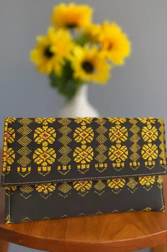 Women's ethnic clutch