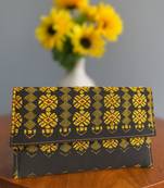 Women's ethnic clutch