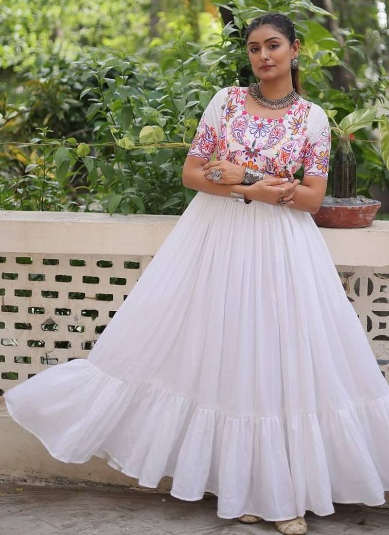Reyon fabric with kutchi gamthi embroidered thread work Full Stitched free size.