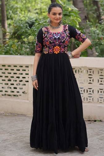 Reyon fabric with kutchi gamthi embroidered thread work Full Stitched free size.