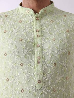 Men's floral embroidered mandarin collar chikankari georgette kurta 2