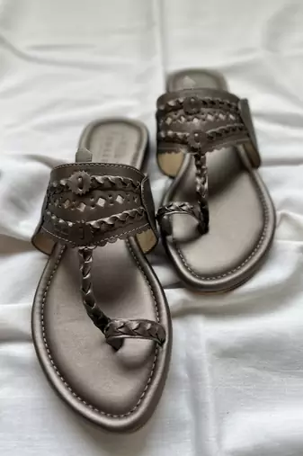 Gun metal kolhapuri
