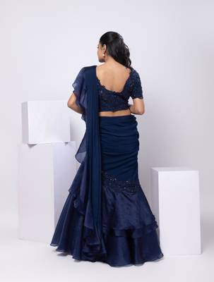 Blue plain silk saree with belt 4