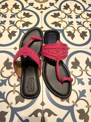 Black and fuschia pink kolhapuri 2