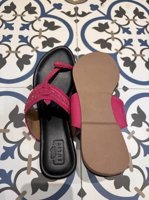 Black and fuschia pink kolhapuri 4