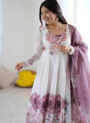 Onionpink soft organza silk with floral print fully flared anarkali pant with dupatta set 4