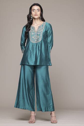 teal viscose kurta set with embroidered work design