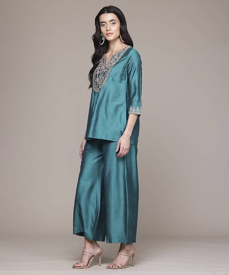 teal viscose kurta set with embroidered work design