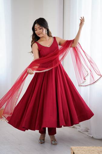 Maroon Silk Chanderi Fabric Fully Flair Anarkali Kurti With Pant Dupatta Set