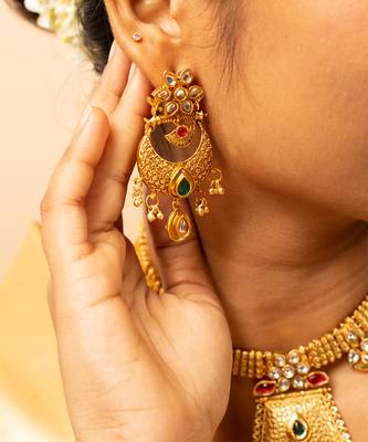Royal gold-tone kundan necklace & earrings set 3