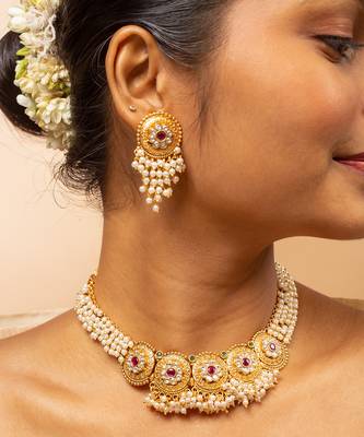 Graceful matte gold pearl necklace set 1