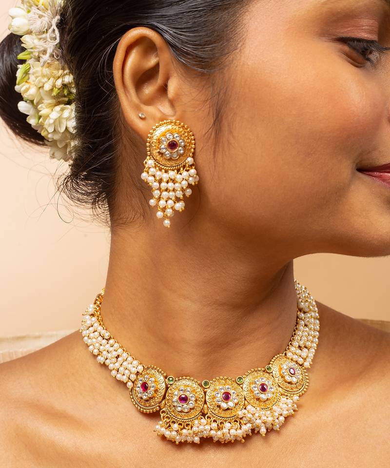 Graceful matte gold pearl necklace set