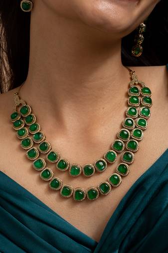 Elegant green stone jewelry set