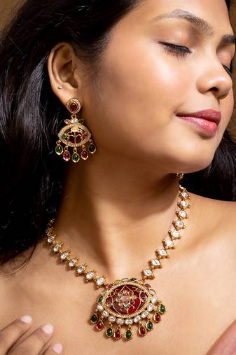 Traditional indian necklace set with earrings