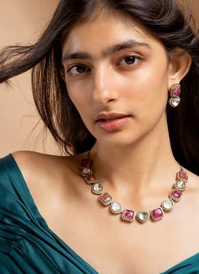 Kundan necklace and earrings set with pink stones 2