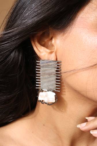 Rustic seashell pearl earrings