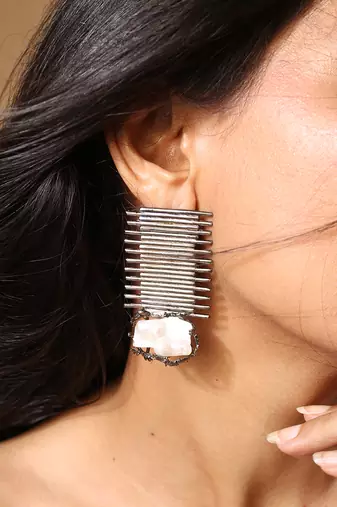 Rustic seashell pearl earrings