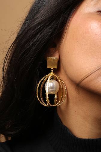 High gold pearl cage earrings