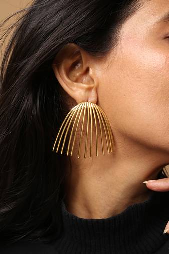 Radiant fan-spread high gold earrings