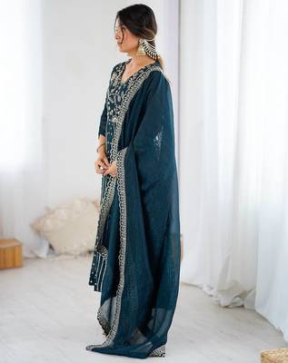Anarkali Gown Set Wedding Wear Gown Floral Suit Set 2