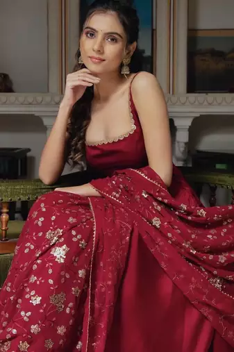 Red embroidered Gown Set  Designer Gown Suit Set Wedding Wear Dress