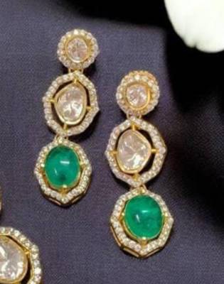 Luxury emerald drop necklace set with polki stones 2