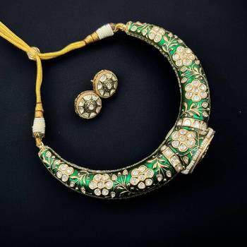 Elegant golden polish traditional meenakari kundan jadau polki hasli, necklace with earrings set jewelry 2