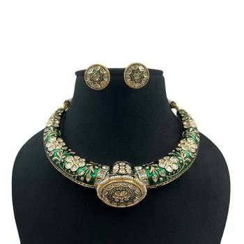Elegant golden polish traditional meenakari kundan jadau polki hasli, necklace with earrings set jewelry 3