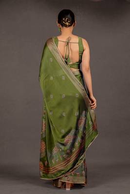 Women's olive green foil print block print golden lace border chiffon saree with unstiched blouse piece 4