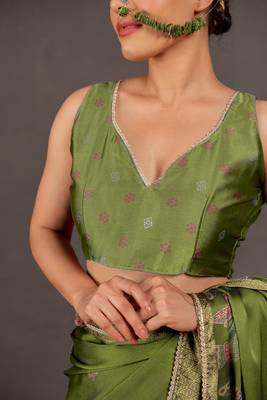 Women's olive green foil print block print golden lace border chiffon saree with unstiched blouse piece 5