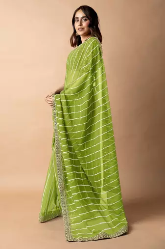 Women's parrot green striped leheriya print embroidered lace border georgette saree with unstiched blouse piece