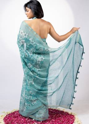 Women's pink floral print golden zari border cotton blend saree with unstiched blouse piece 4