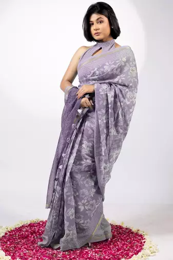Women's lavender floral print golden zari border cotton blend saree with unstiched blouse piece
