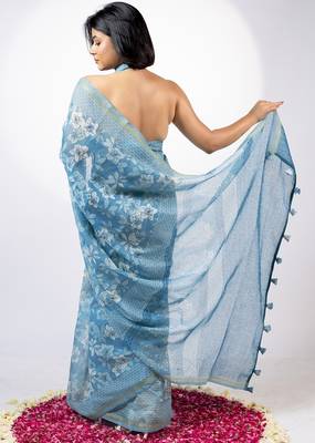 Women's blue floral print golden zari border cotton blend saree with unstiched blouse piece 4