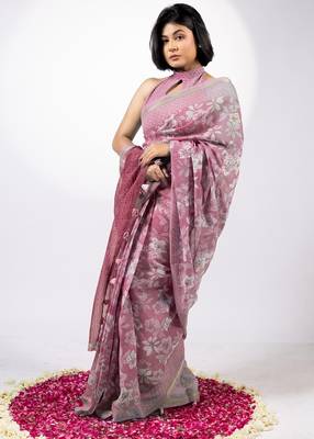 Women's pink floral print golden zari border cotton blend saree with unstiched blouse piece 3