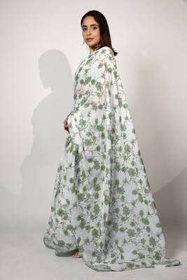 Women's white floral print crochet lace border cotton blend saree with unstiched blouse piece 3