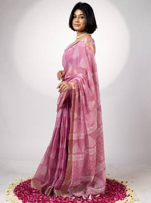 Women's yellow block print golden zari woven cotton blend saree with unstiched blouse piece 3