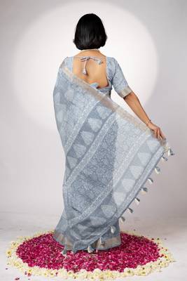 Women's greyish blue block print golden zari woven cotton blend saree with unstiched blouse piece 4