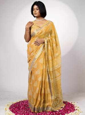 Women's yellow block print golden zari woven cotton blend saree with unstiched blouse piece 2