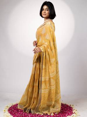 Women's yellow block print golden zari woven cotton blend saree with unstiched blouse piece 3