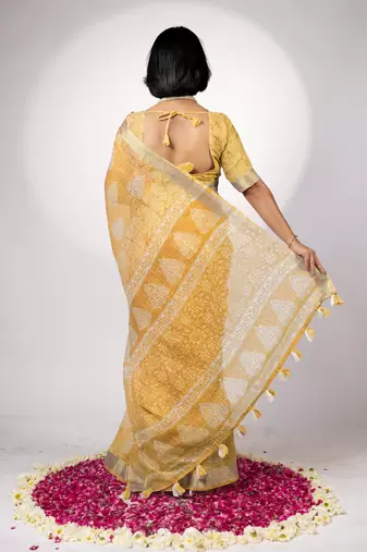 Women's yellow block print golden zari woven cotton blend saree with unstiched blouse piece