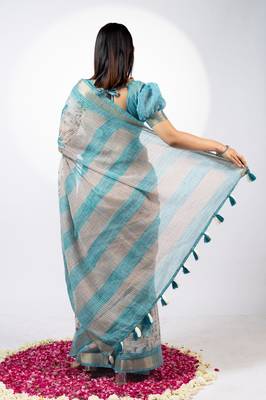 Women's beige floral print golden zari woven cotton blend saree with unstiched blouse piece 4